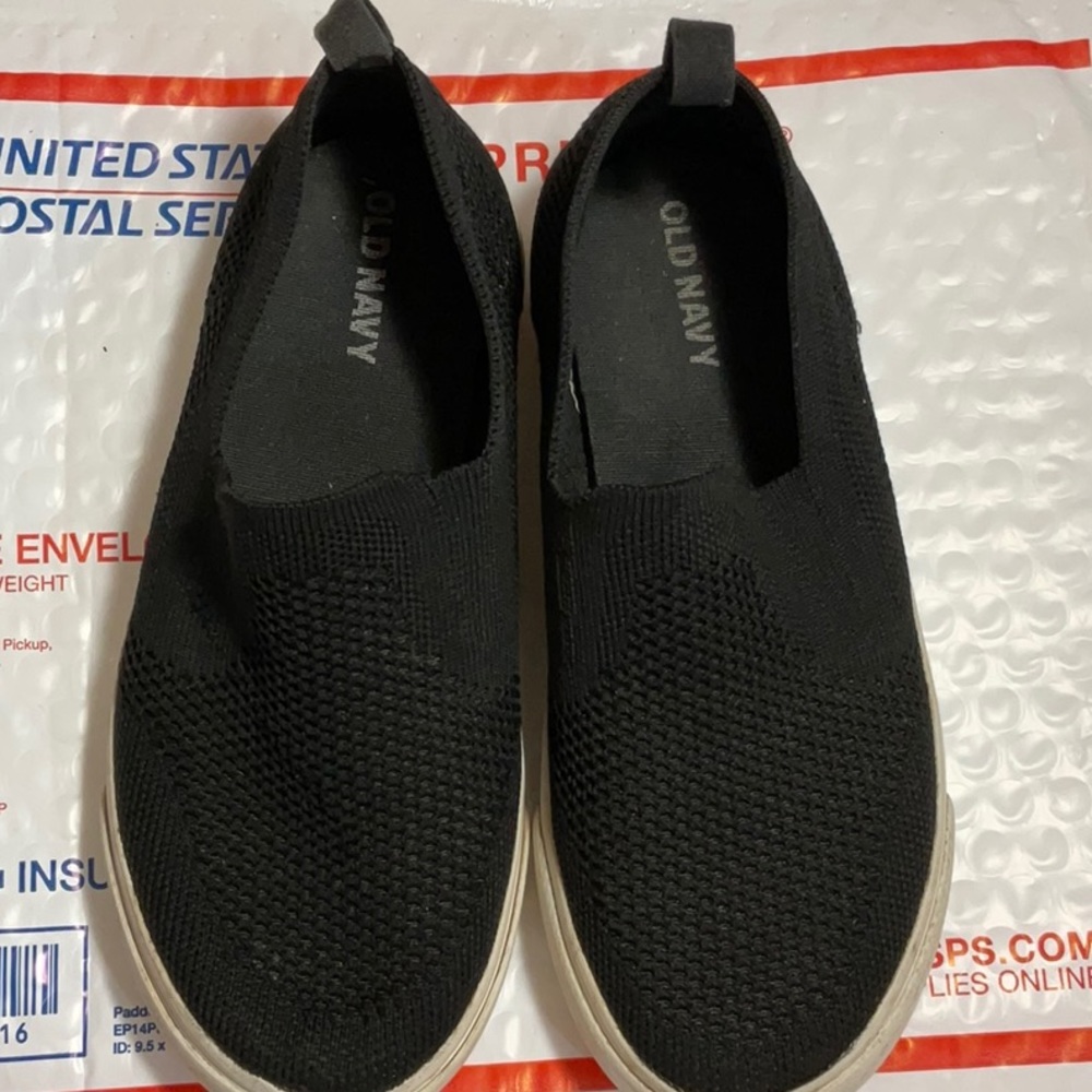 Old Navy black boys shoes size 13